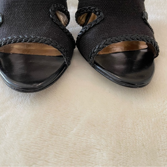 Tahari Black and Gold-Tone Cloth and Leather 4-inch Heels Size 8.5 M - Picture 6 of 9